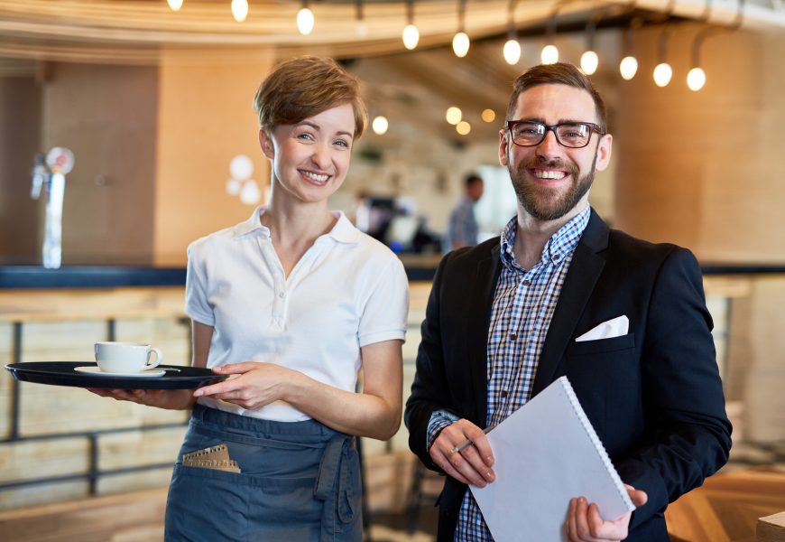 riendly-restaurant-staff-scaled
